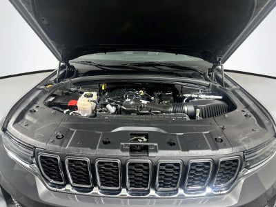 2023 Jeep Grand Cherokee Laredo 4x4