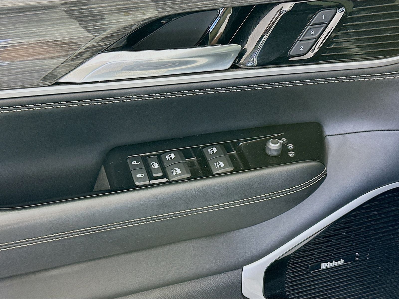 2022 Jeep Wagoneer Series III 4x4