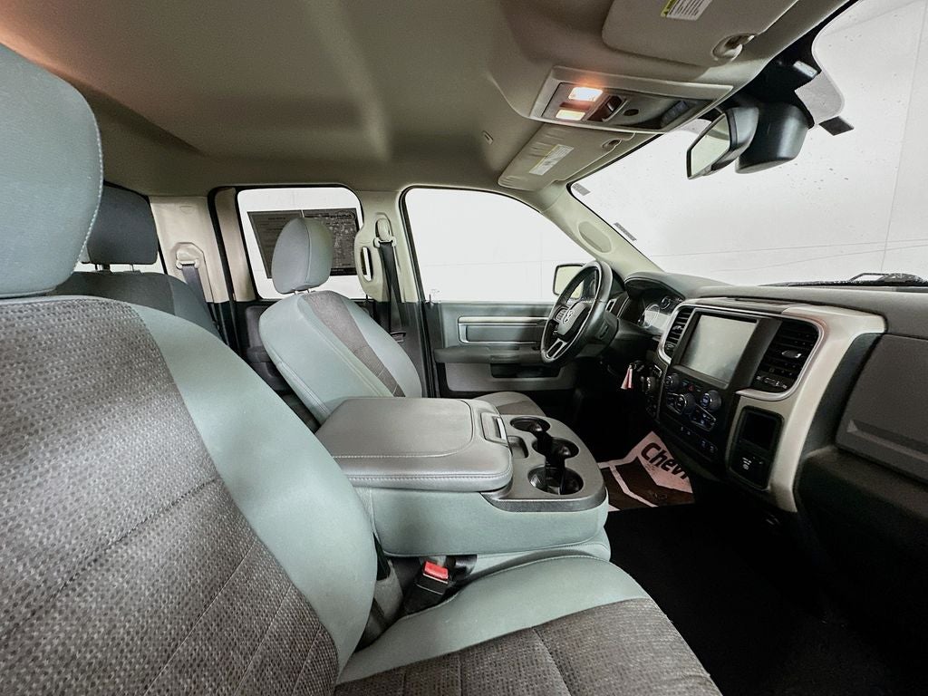 2017 RAM 1500 Big Horn Quad Cab 4x4 6'4' Box