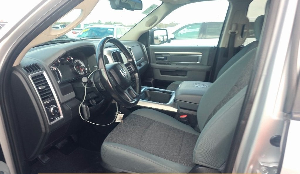 2017 RAM 1500 Big Horn Crew Cab 4x4 5'7' Box