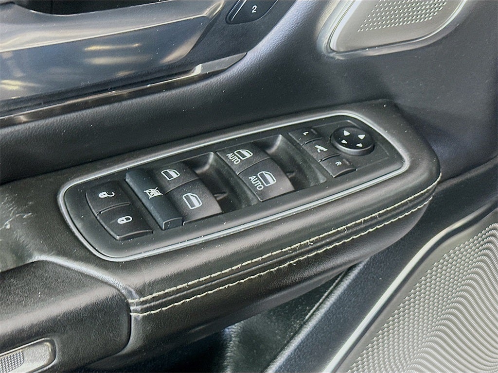 2020 RAM 1500 Limited Crew Cab 4x4 5'7' Box