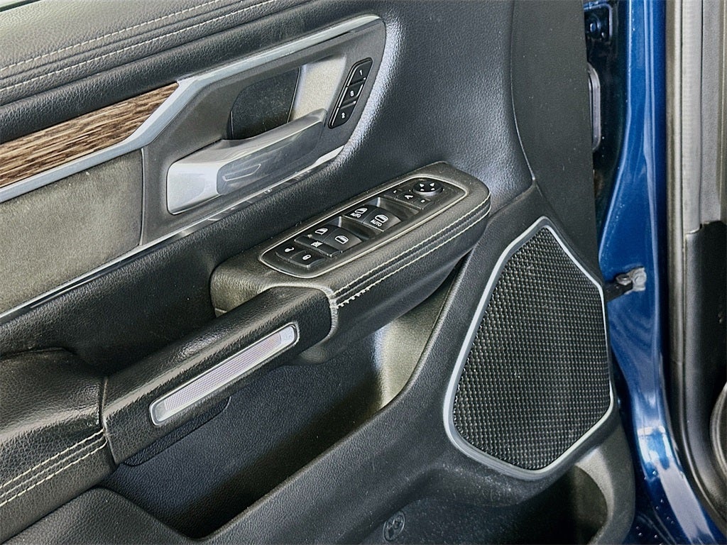 2019 RAM 1500 Laramie Crew Cab 4x4 5'7' Box