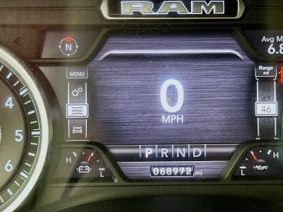 2020 RAM 1500 Laramie Crew Cab 4x4 5'7' Box