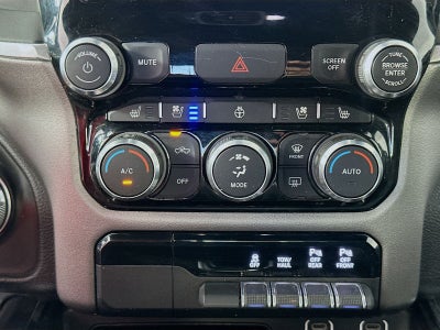 2020 RAM 1500 Laramie Crew Cab 4x4 5'7' Box