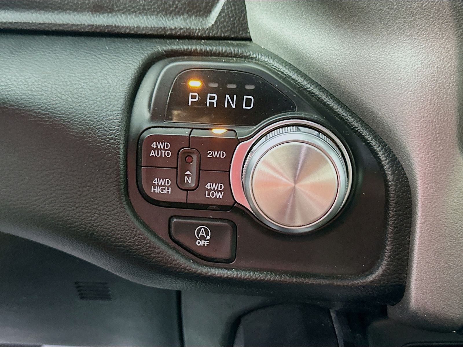 2020 RAM 1500 Laramie Crew Cab 4x4 5'7' Box
