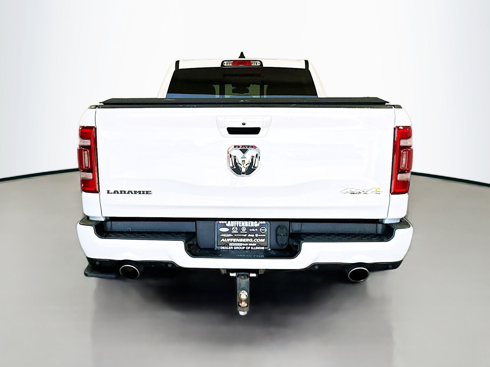 2020 RAM 1500 Laramie Crew Cab 4x4 5'7' Box