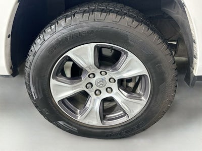 2019 RAM 1500 Laramie Crew Cab 4x4 5'7' Box