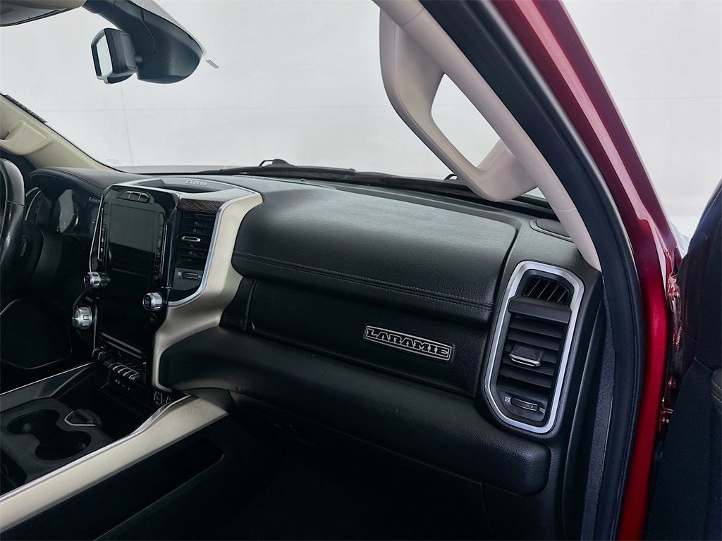 2019 RAM 1500 Laramie Crew Cab 4x4 5'7' Box