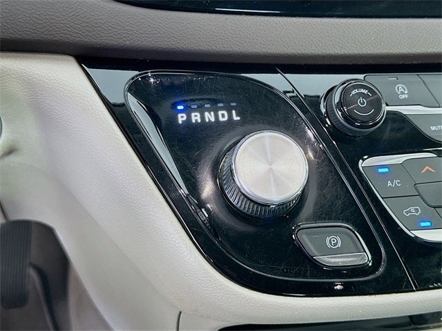 2020 Chrysler Voyager LX