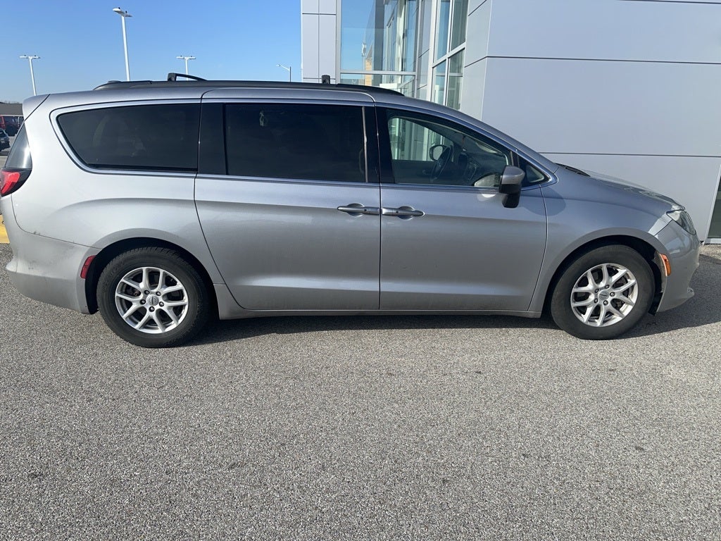 2021 Chrysler Voyager LXI