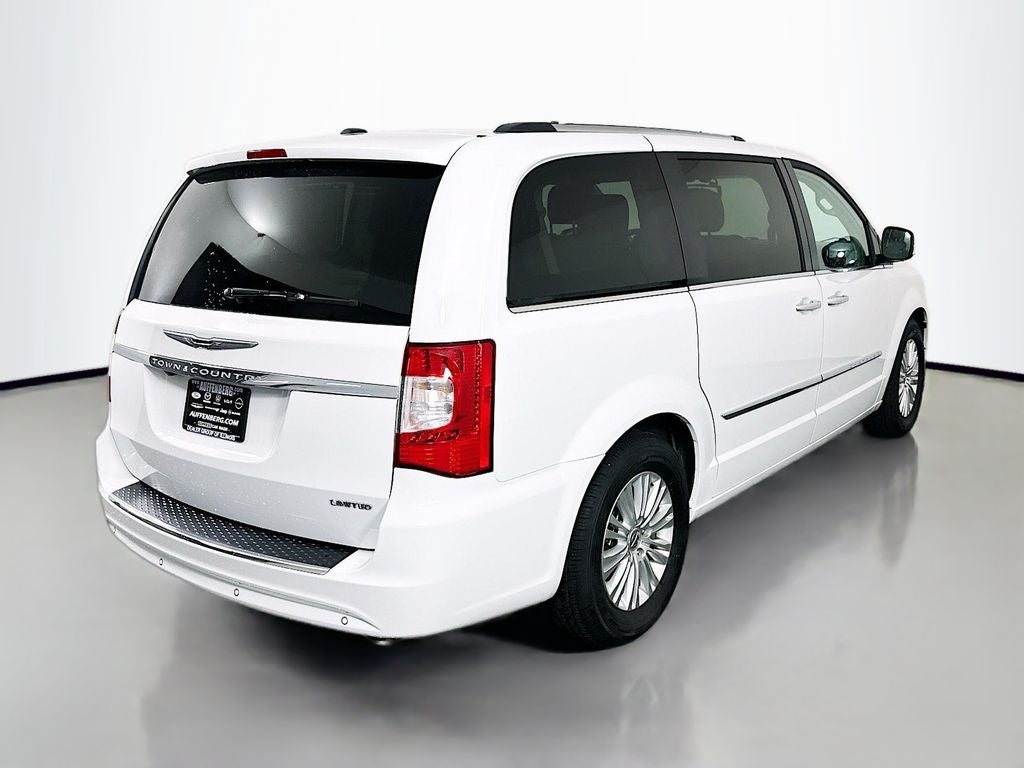 2014 Chrysler Town & Country Limited