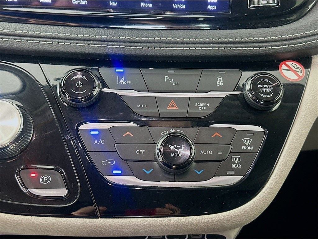 2024 Chrysler Pacifica Hybrid Select