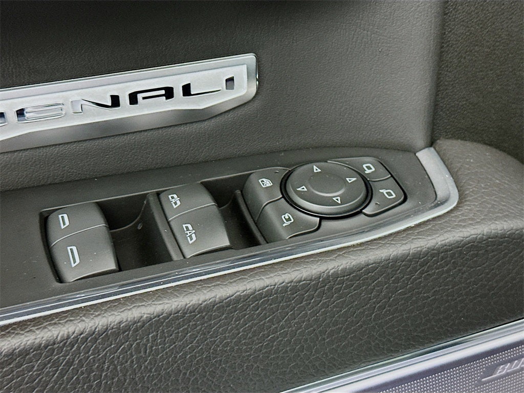 2023 GMC Sierra 1500 4WD Crew Cab Short Box Denali