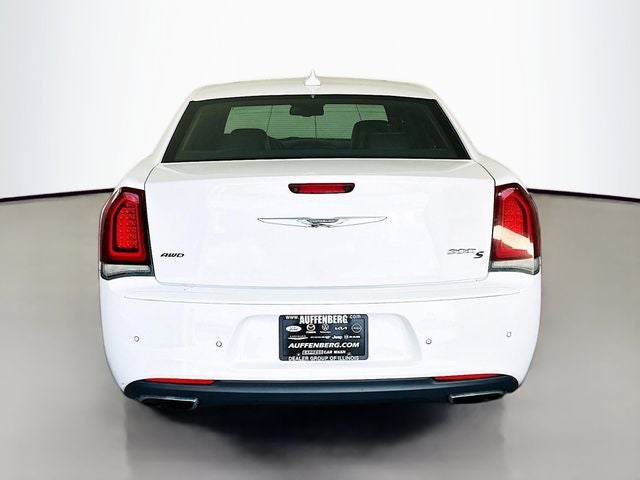 2018 Chrysler 300 S