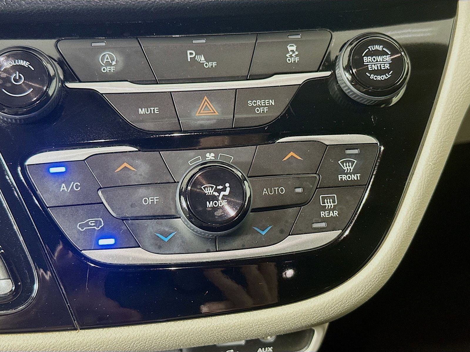 2020 Chrysler Pacifica Touring L