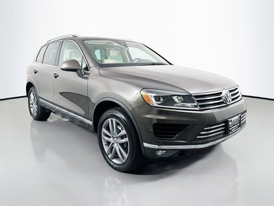 2016 Volkswagen Touareg VR6 FSI Lux