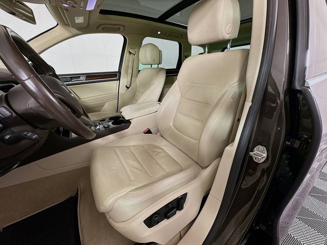 2016 Volkswagen Touareg VR6 FSI Lux