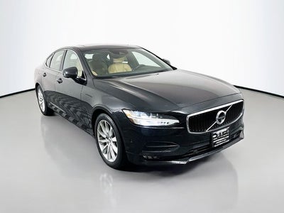 2017 Volvo S90 T6 Momentum