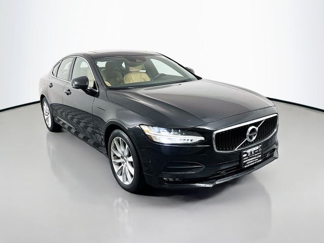 2017 Volvo S90 T6 Momentum