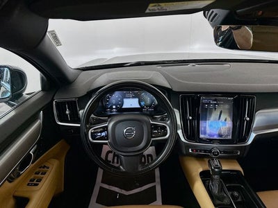 2017 Volvo S90 T6 Momentum