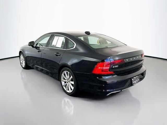 2017 Volvo S90 T6 Momentum