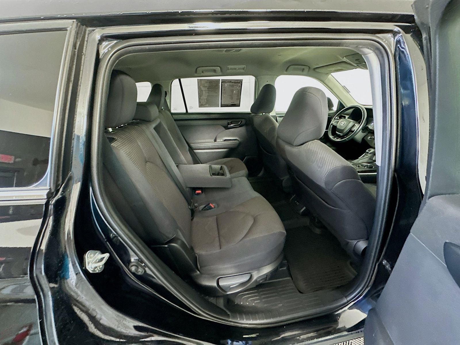 2020 Toyota Highlander LE