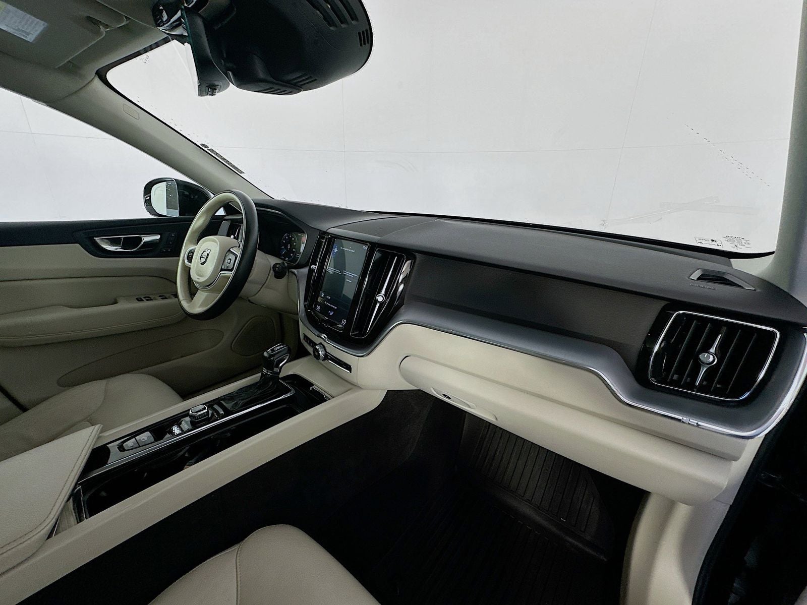 2020 Volvo XC60 T5 Momentum