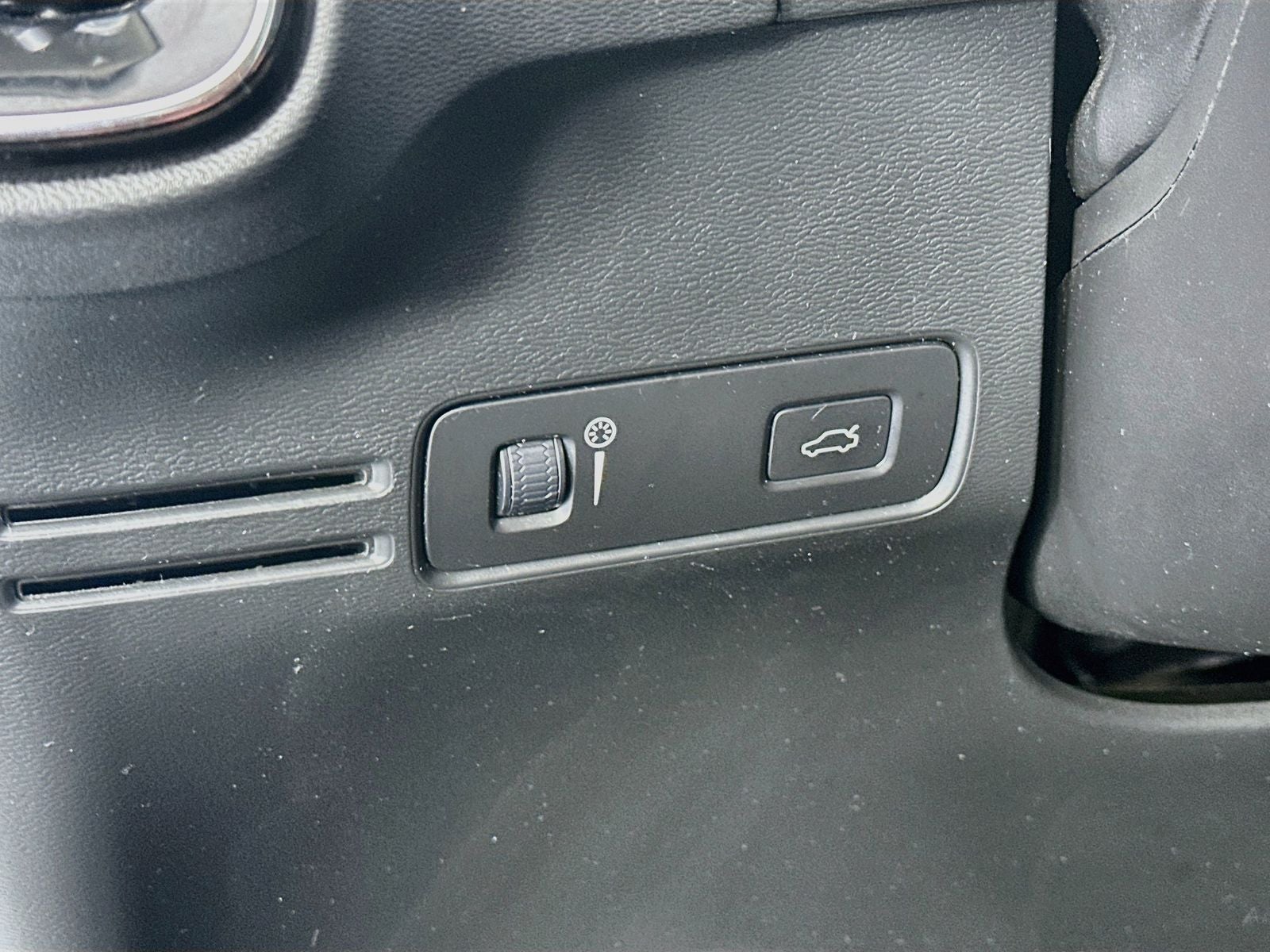 2020 Volvo XC40 Momentum