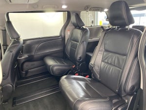 2017 Toyota Sienna SE Premium 8 Passenger