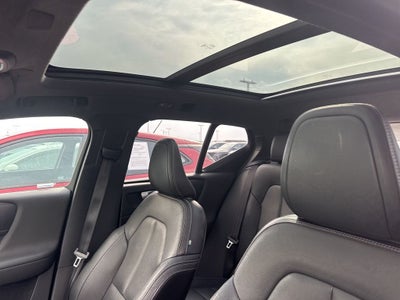 2019 Volvo XC40 Momentum