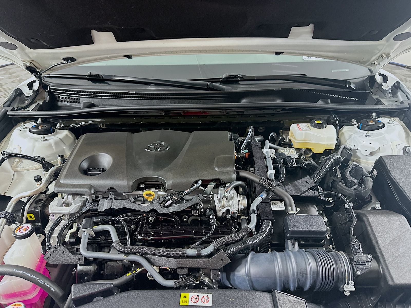 2023 Toyota Camry Hybrid SE