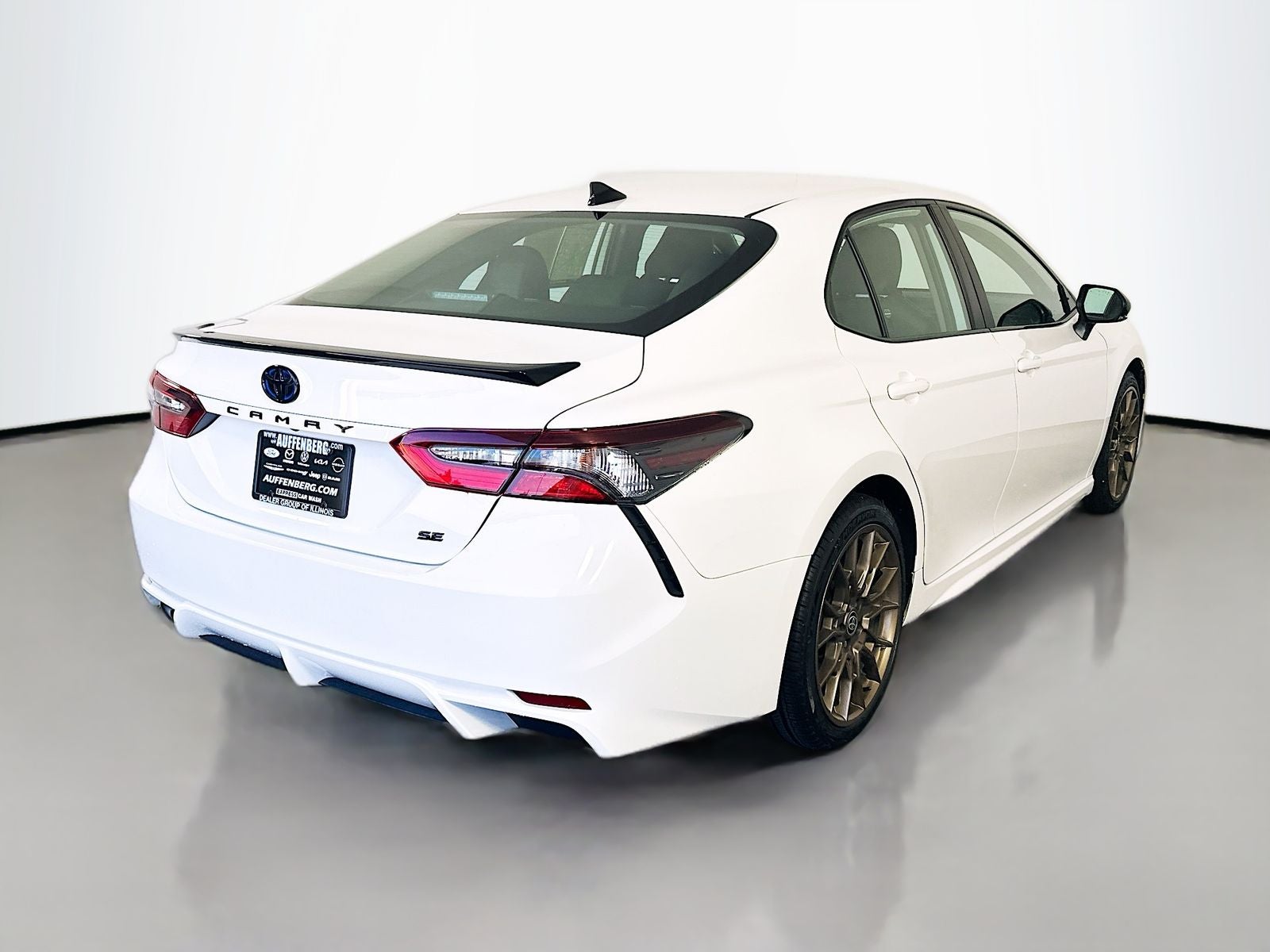 2023 Toyota Camry Hybrid SE