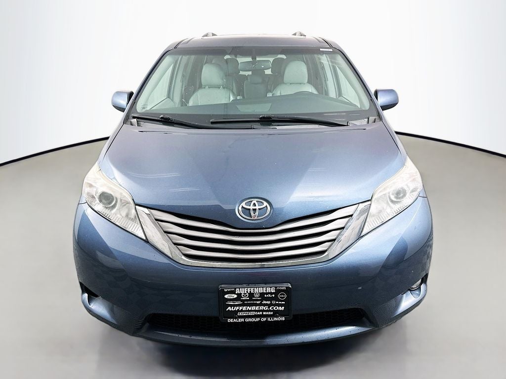 2017 Toyota Sienna L 7 Passenger