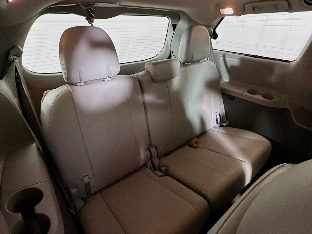 2017 Toyota Sienna L 7 Passenger