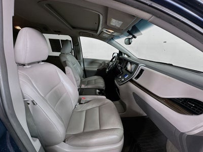 2017 Toyota Sienna L 7 Passenger