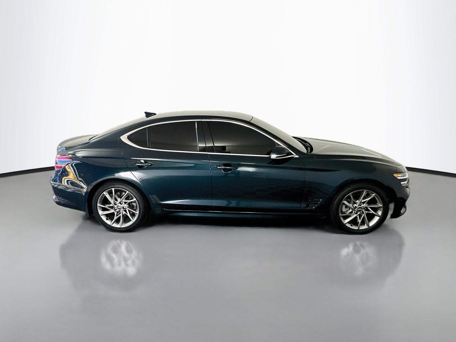 2022 Genesis G70 2.0T