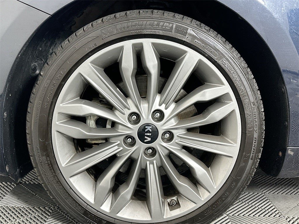 2020 Kia Cadenza Limited