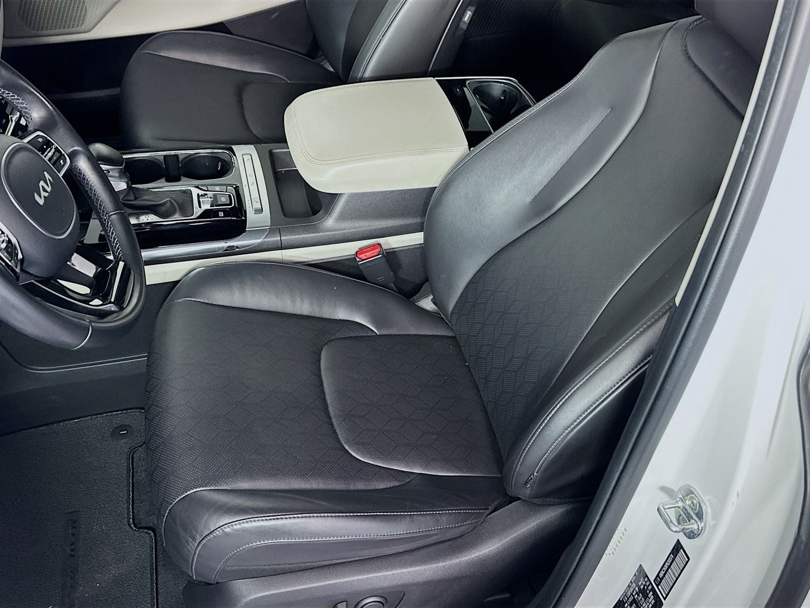 2023 Kia Carnival EX