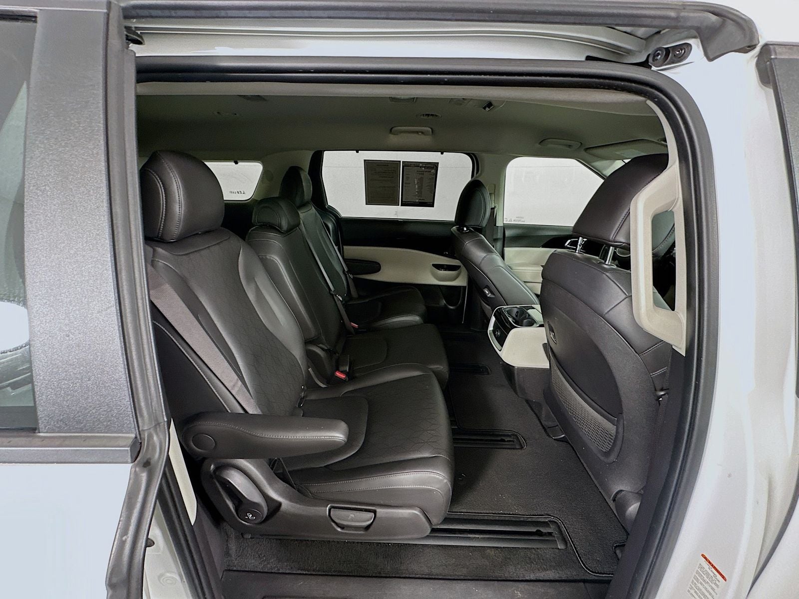 2023 Kia Carnival EX