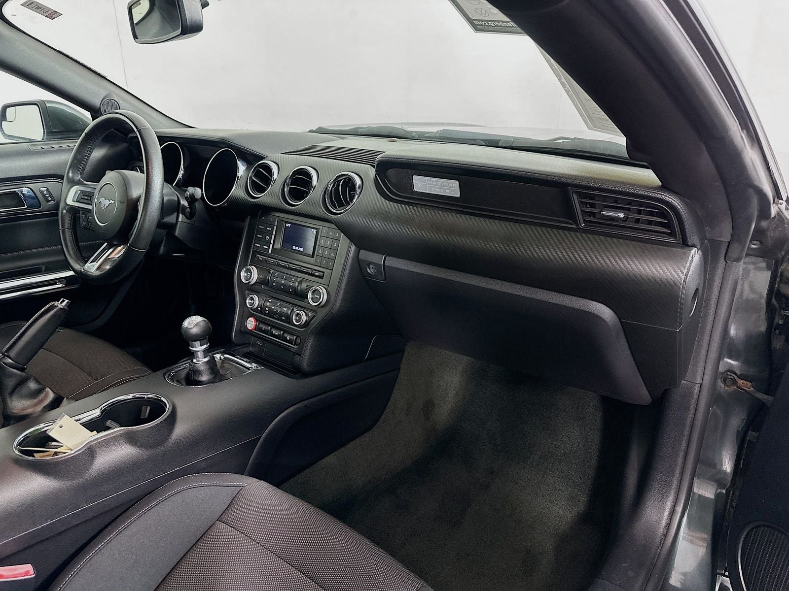 2016 Ford Mustang V6
