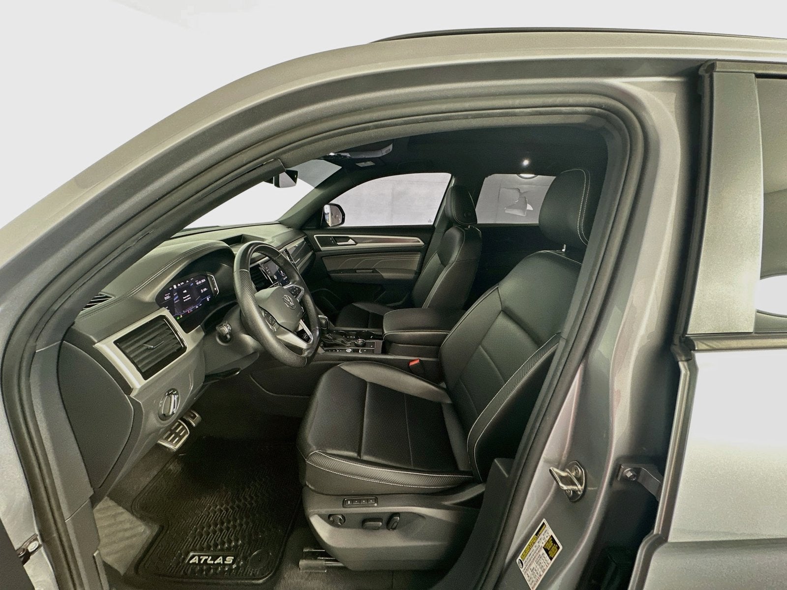2023 Volkswagen Atlas Cross Sport 2.0T SEL R-Line Black