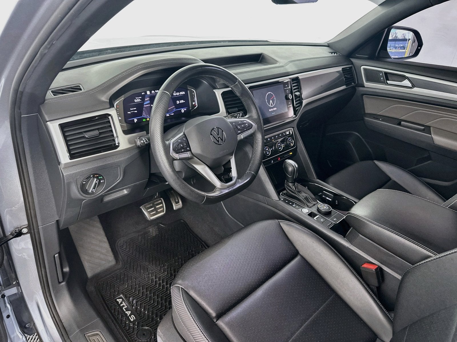 2023 Volkswagen Atlas Cross Sport 2.0T SEL R-Line Black
