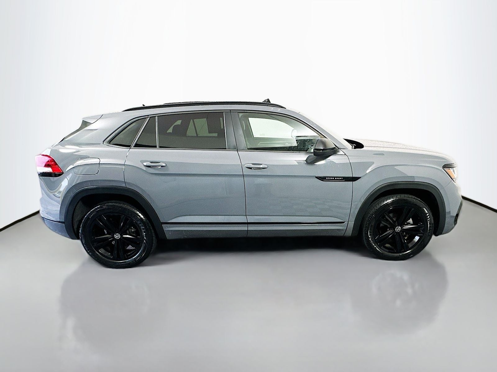 2023 Volkswagen Atlas Cross Sport 3.6L V6 SEL R-Line Black