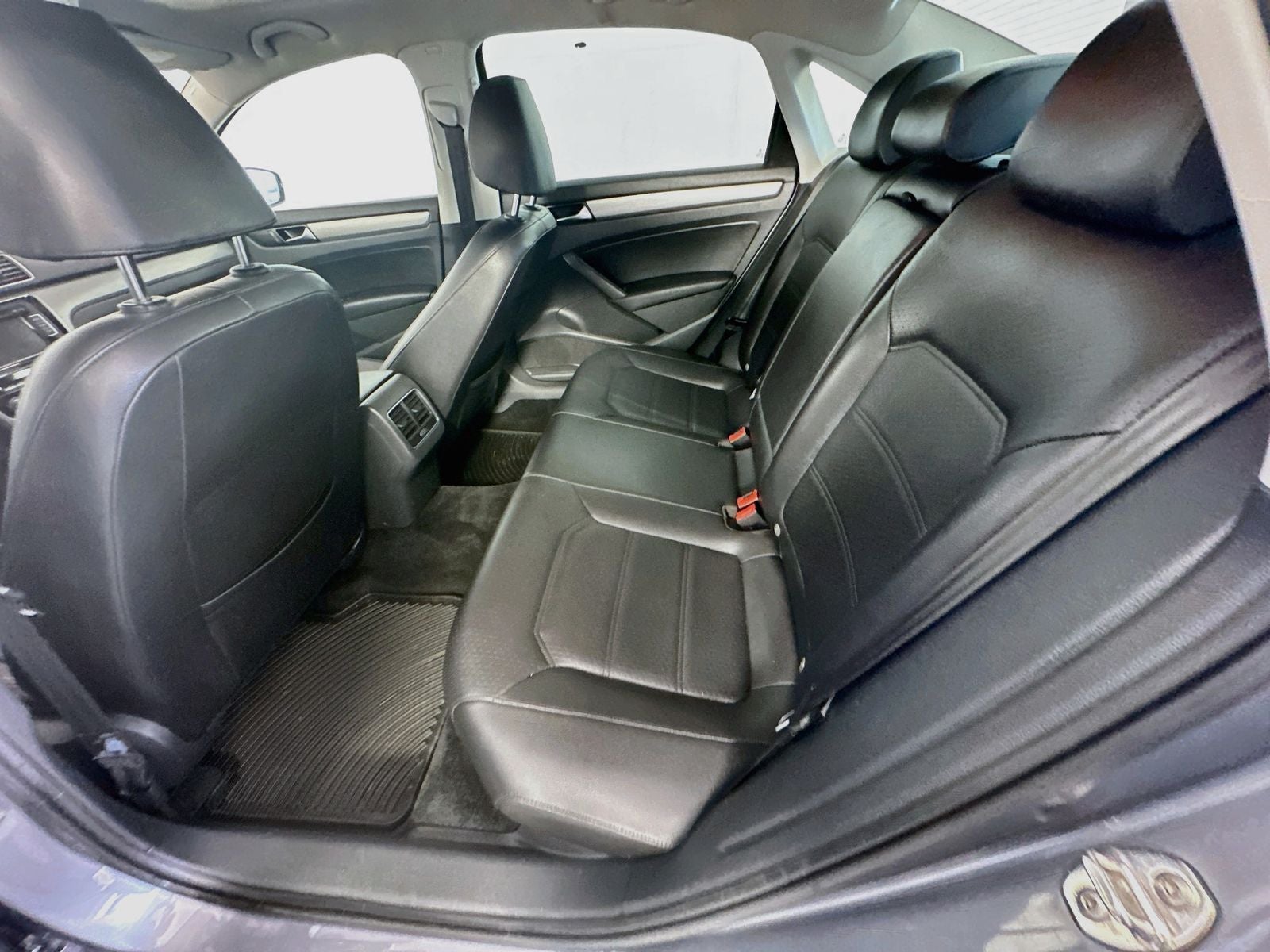 2015 Volkswagen Passat 2.0L TDI SE w/Sunroof