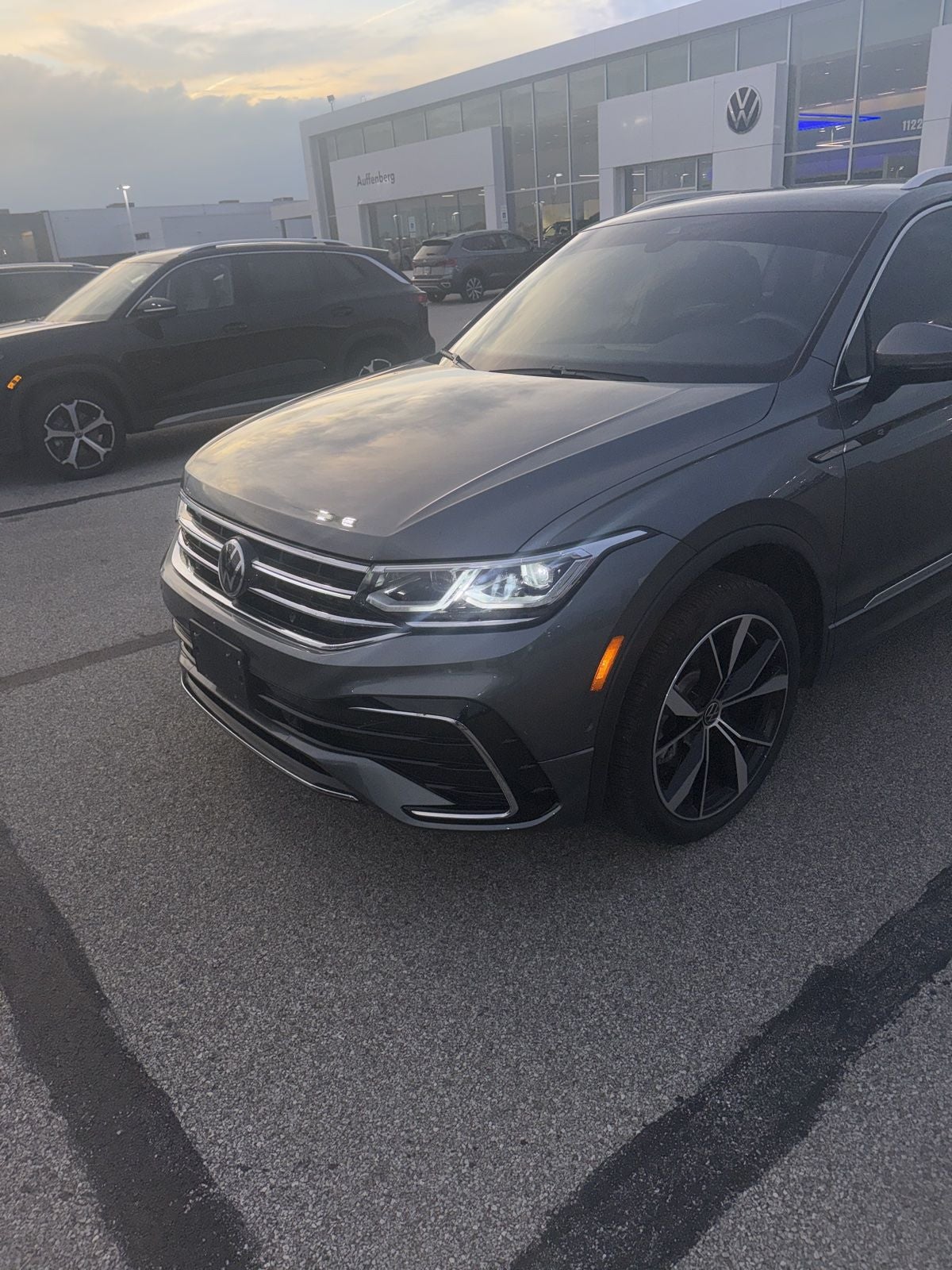 2024 Volkswagen Tiguan SEL R-Line