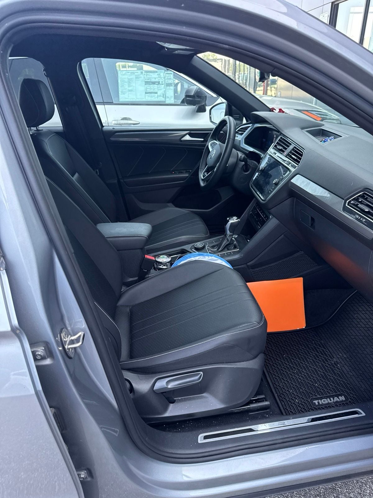 2023 Volkswagen Tiguan SE R-Line Black
