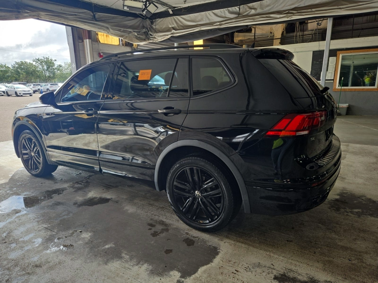 2022 Volkswagen Tiguan SE R-Line Black