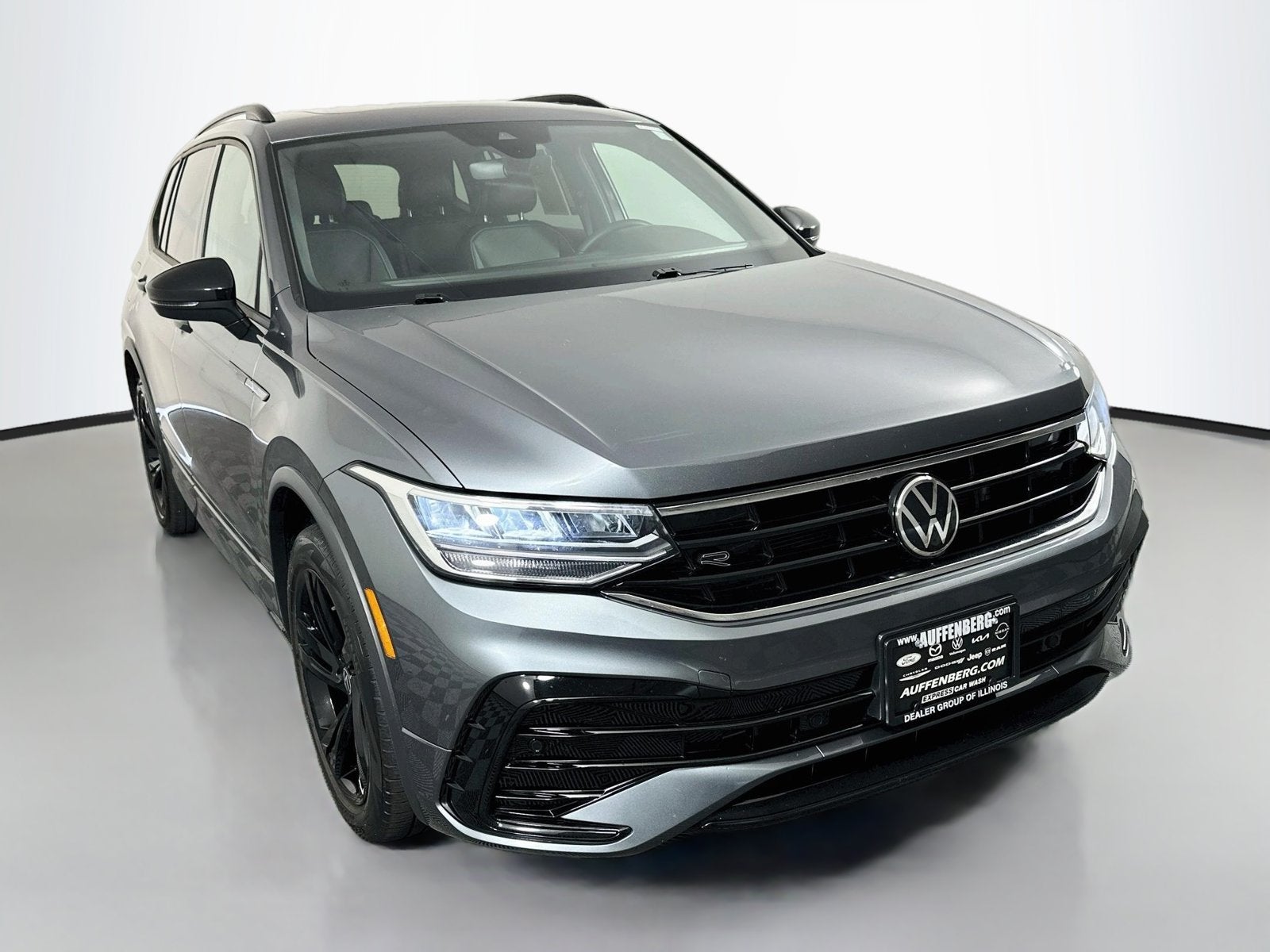 2023 Volkswagen Tiguan SE R-Line Black