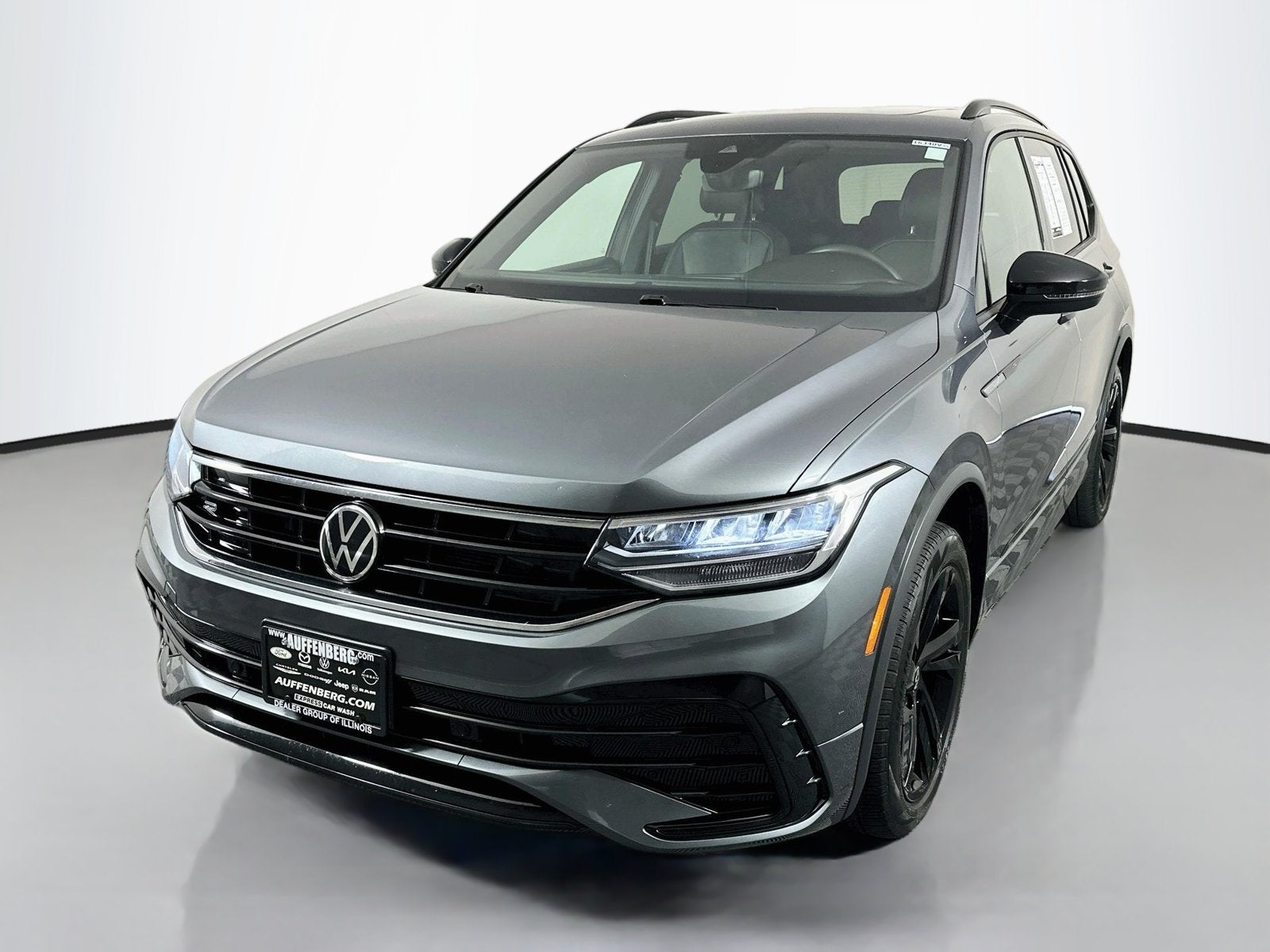 2023 Volkswagen Tiguan SE R-Line Black