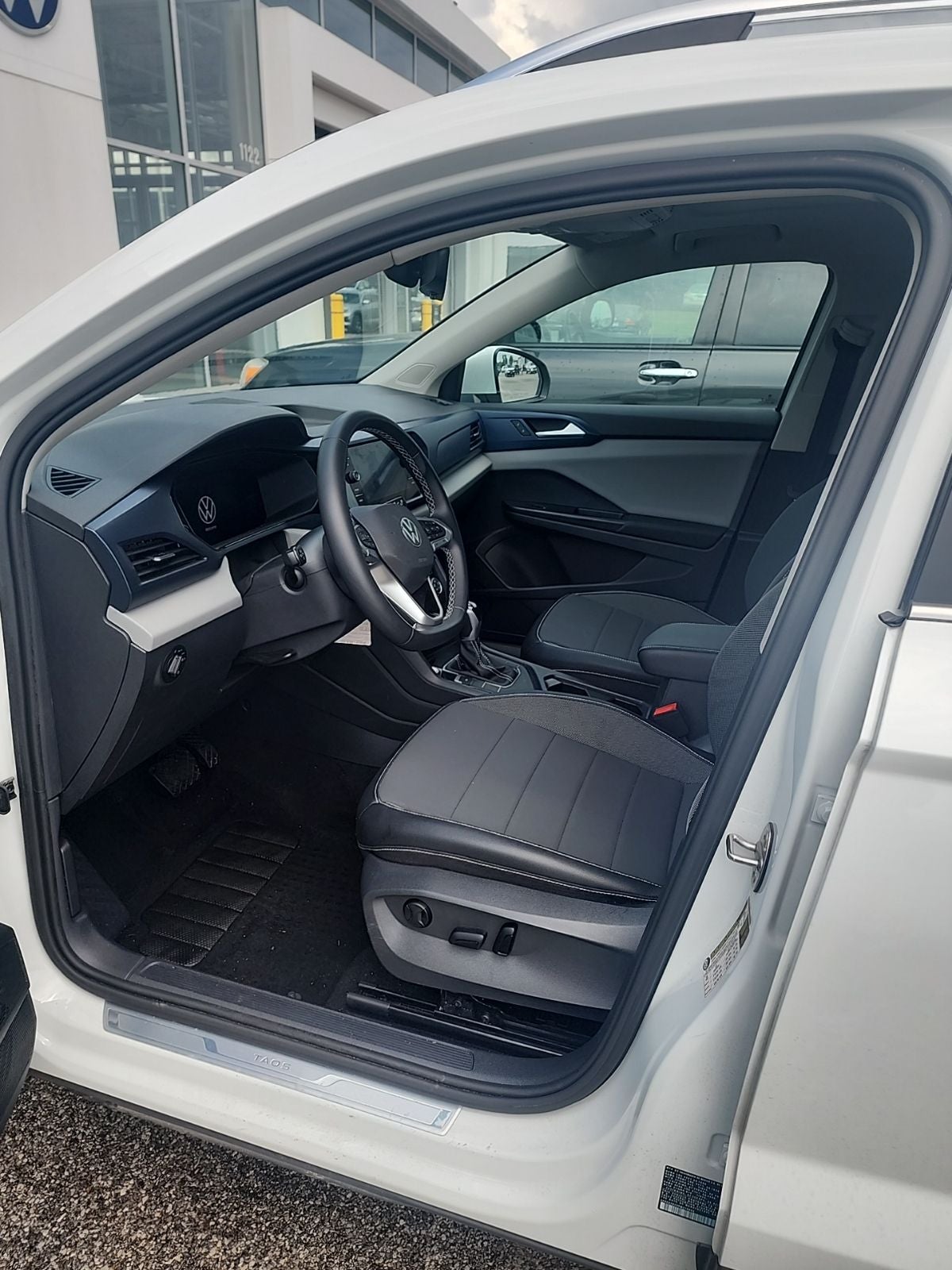 2023 Volkswagen Taos SE